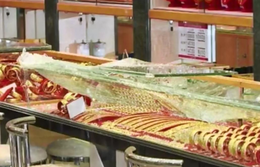 香港乱不乱我说了算？香港狂人季炳雄，遭全球通缉为何只判17年