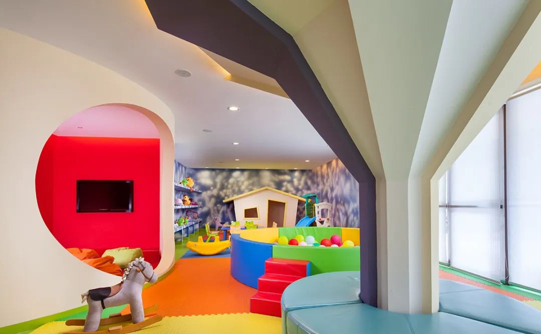 三亚皇冠假日酒店隔离免费,三亚隔离酒店免费么