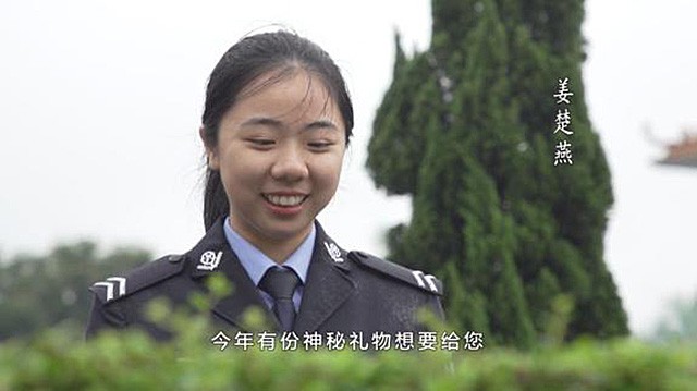 父亲因公牺牲21年女儿穿警服,回忆因公牺牲警察父亲