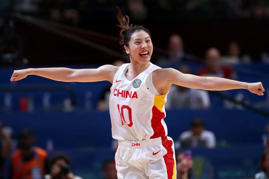 涓浗濂崇椤跺嘲鐩歌,濂崇椤跺嘲鏃舵湡