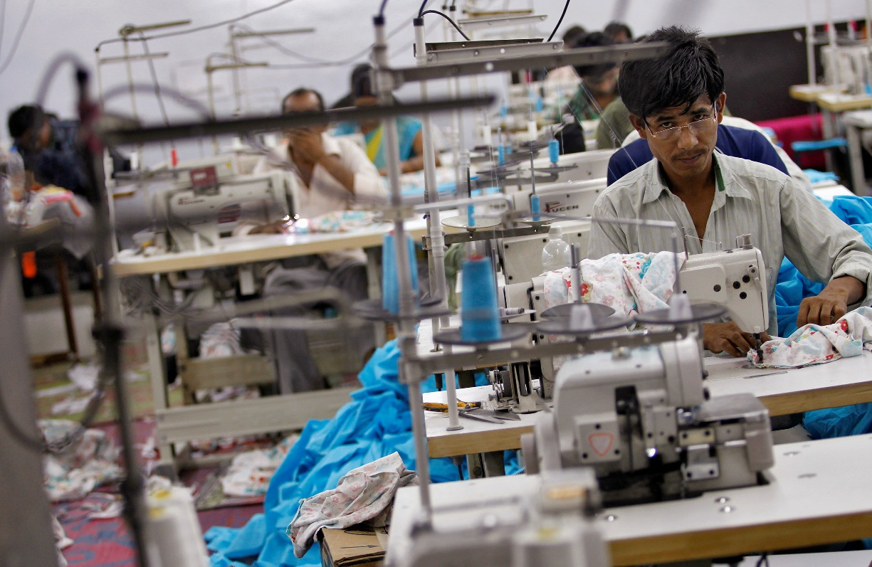 印度从中国抢走了苹果，越南出口超过深圳，中国制造处境危险了？