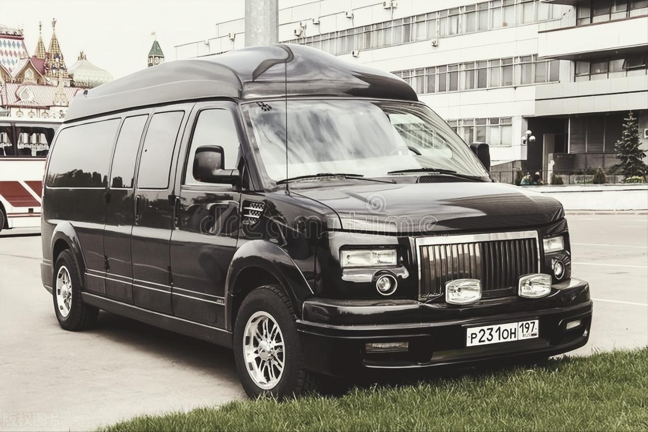 诡秘真相故事：丈夫送了我一支口红，我隐隐觉得不对劲，转送闺蜜