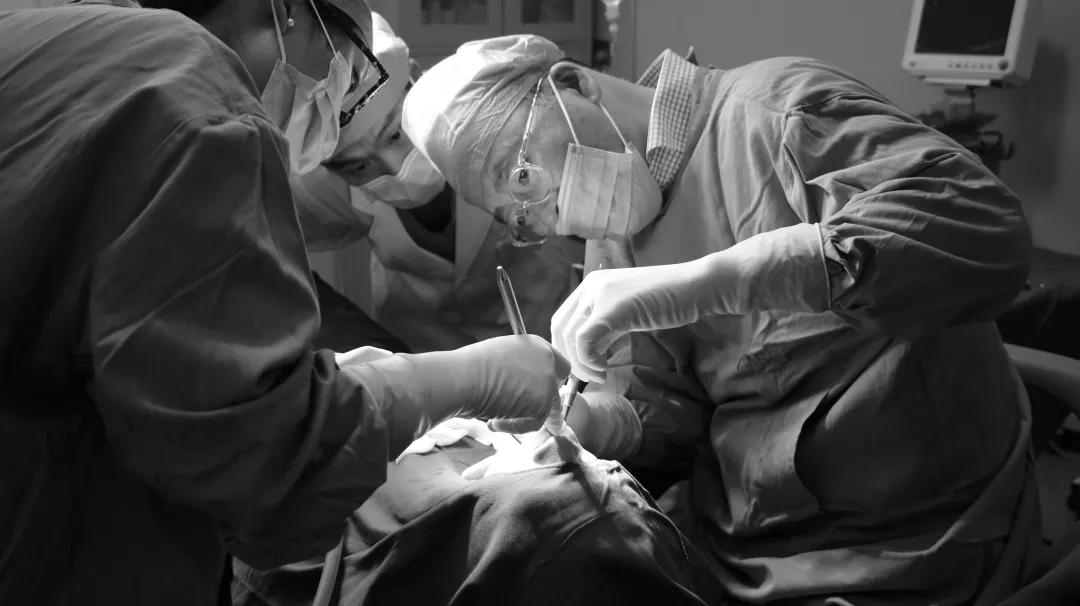 种一口牙等于县城一套房,种一口牙齿得多少钱