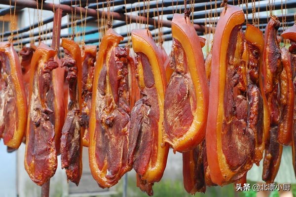 腌腊肉最好的放盐比例,腌腊肉时记住这个放盐比例
