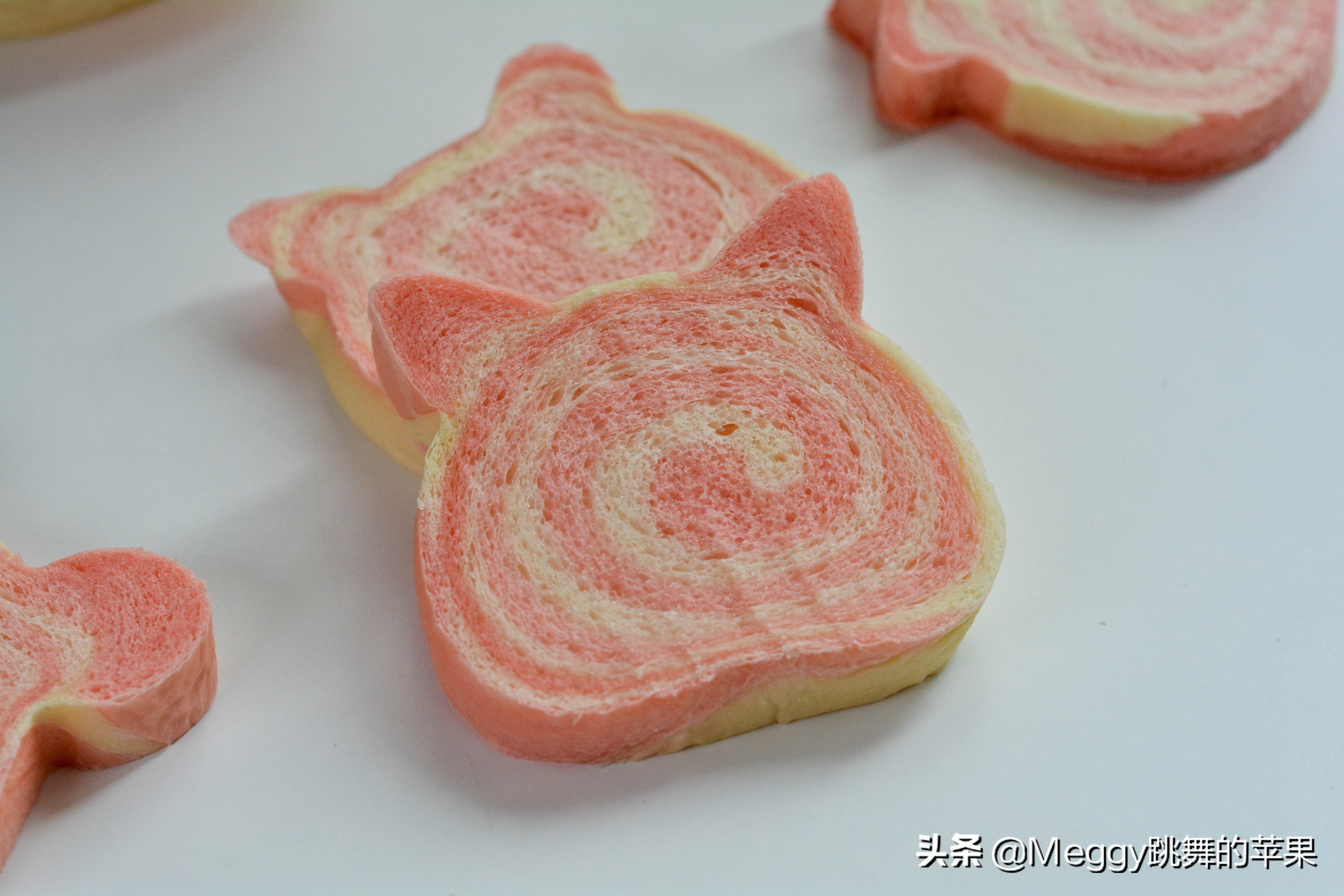 4款有颜有料又好吃的夹心面包,超好吃的紫米夹心炼乳面包推荐