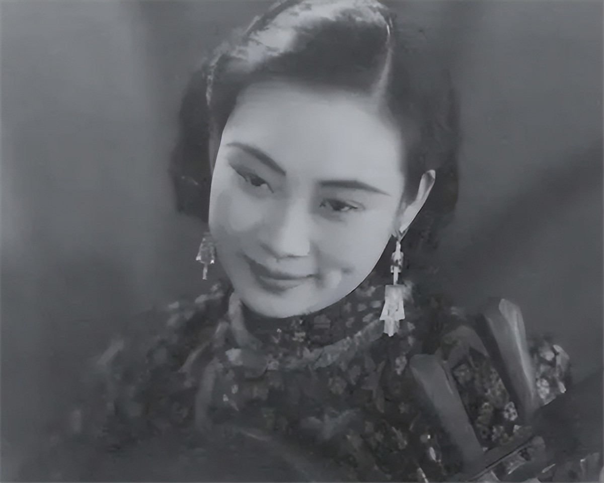 胡蝶和潘有声有几个孩子 (胡蝶与潘有声合葬了吗)