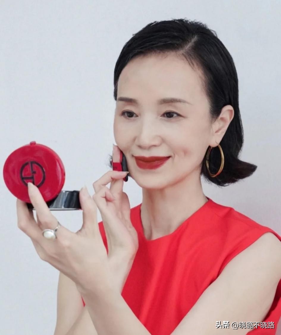 小个子适合的半丸子头卷发,中年卷发戴什么帽子好看