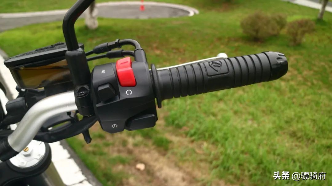 排量即是王道的下一句是什么,排量大真的可以为所欲为