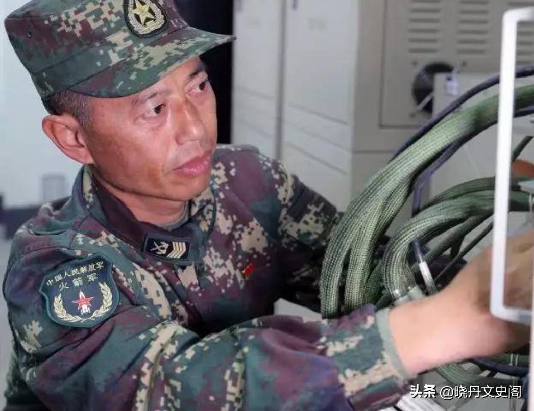 “兵王”王忠心:妻子“笑话”只长胡子不长职位,退役后过得如何