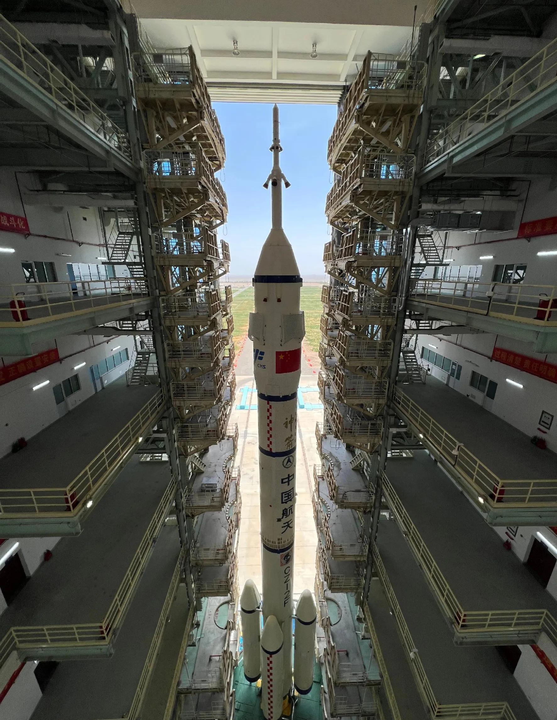 载人飞船神舟十六号最新消息视频,神舟十六号载人飞船将于本月发射