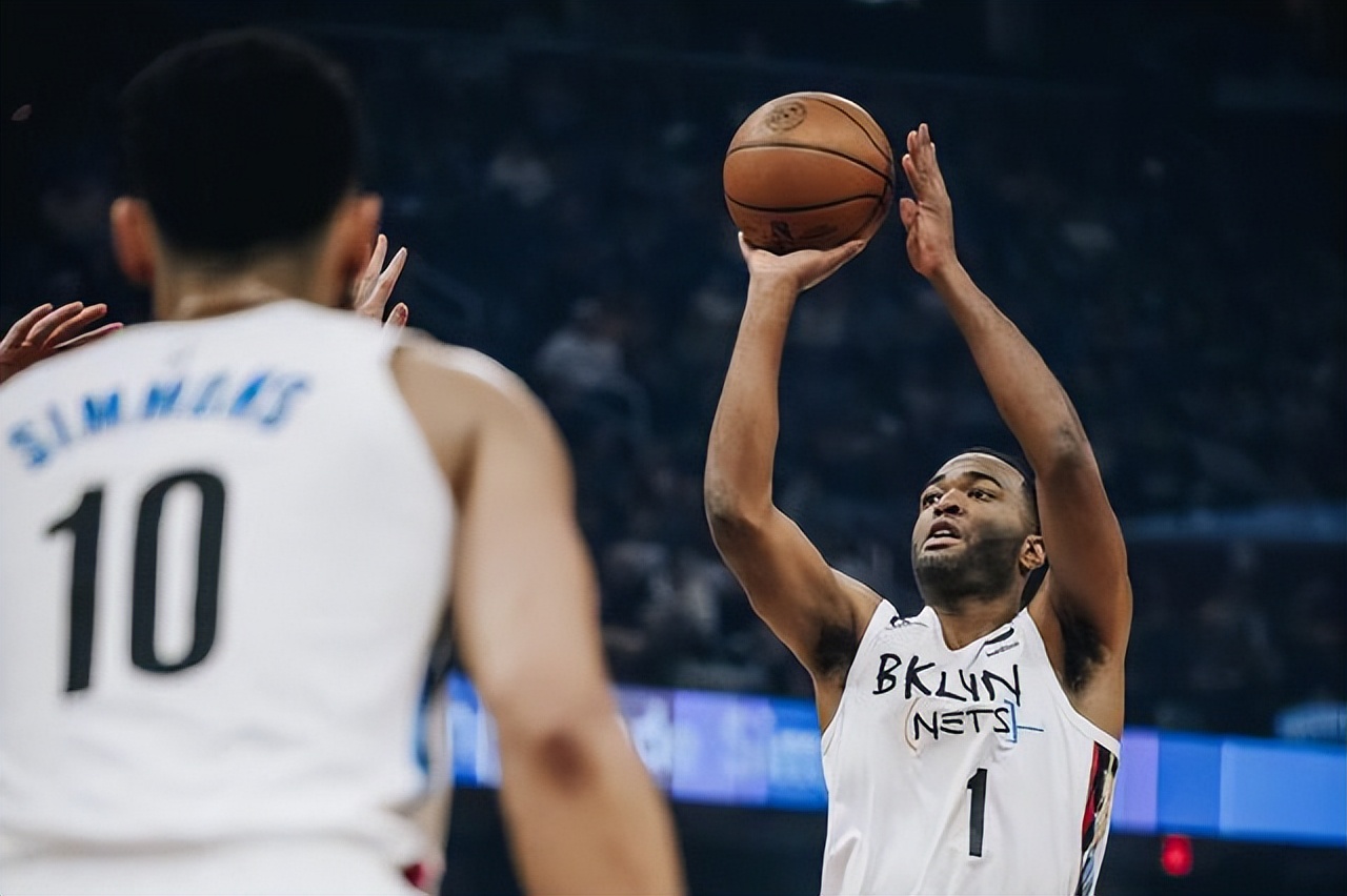 32分21篮板4抢断,疯狂崛起35