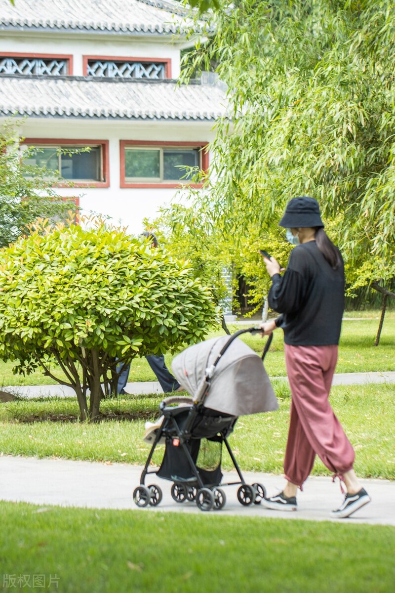 自己赚钱花点钱买衣服被老公骂,一千多元买护肤品被老公嫌弃