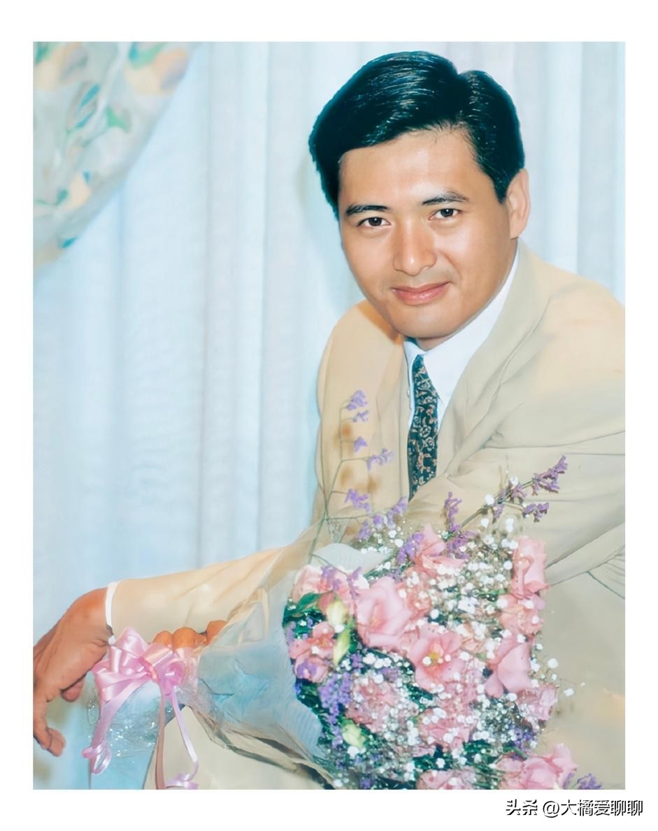 周润发是否对袁咏仪动心,周润发袁咏仪亲密动作