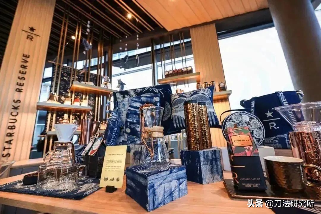 刷屏小红书的「上海玫瑰」，给门店体验营销带来这三点启示