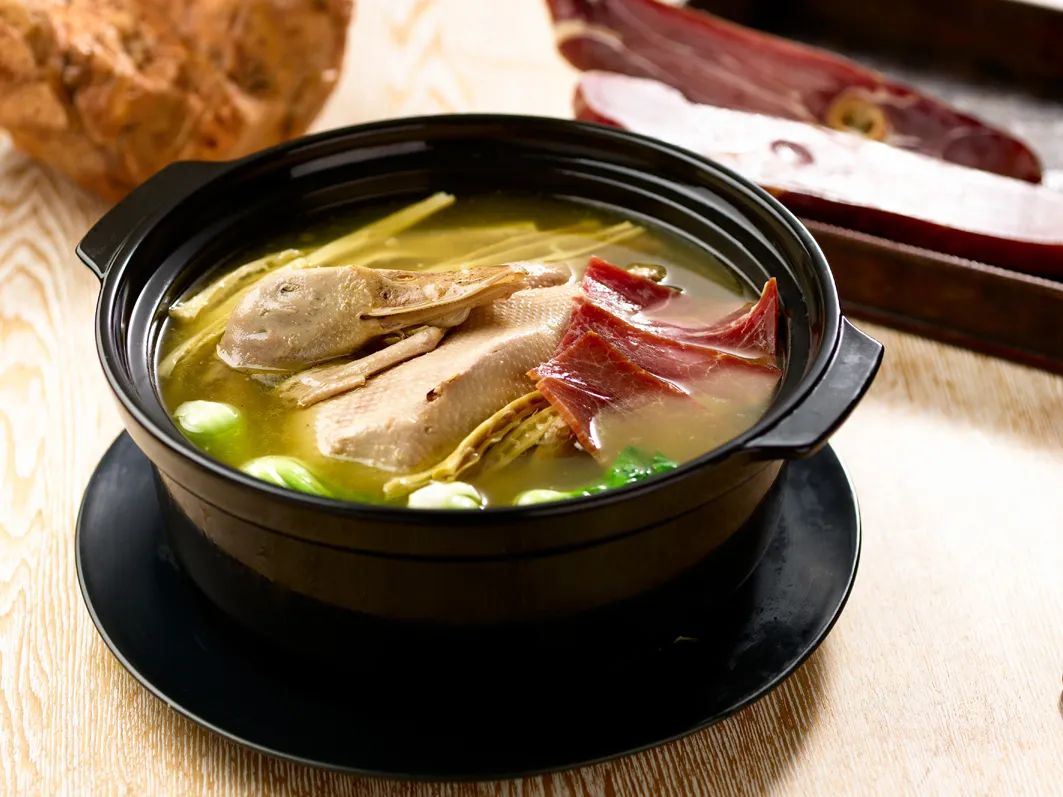 滋阴补阳健脾祛湿热的汤,夏季祛湿要饮这汤老少皆宜