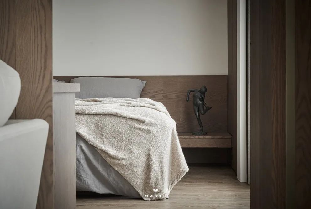 将自然质地捎进屋内，6口之家的理想共居