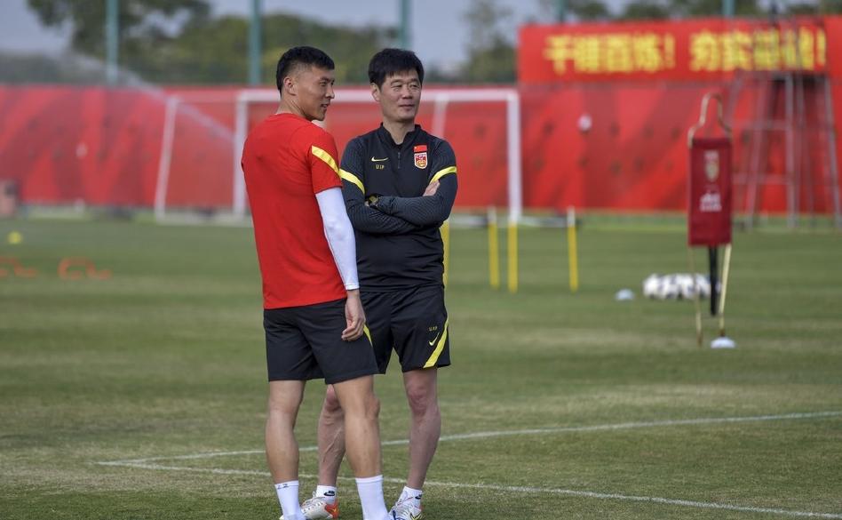 国足教练李霄鹏孙继海,国足孙继海视频