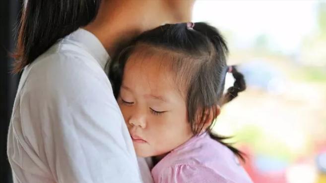 孩子一直喊着腿疼是什么原因,孩子晚上总是喊腿疼胳膊疼