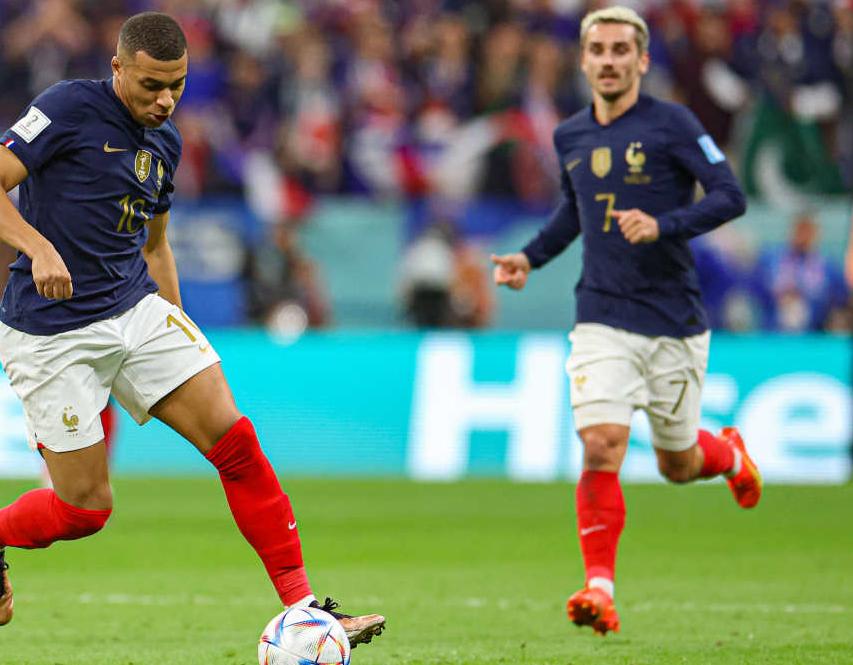 姆巴佩首个世界杯决赛帽子戏法,姆巴佩8球加冕金靴