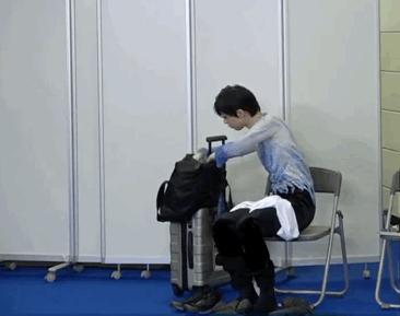 羽生结弦的背包装的什么,羽生结弦百宝箱