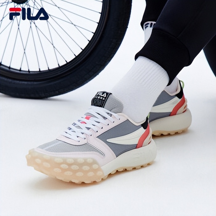 世界十大顶级运动鞋品牌,品牌女运动鞋十大排行榜