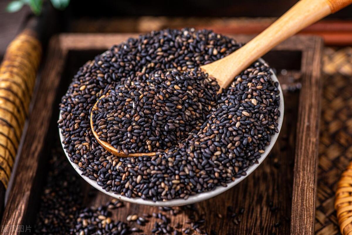 小火炒芝麻要炒多久,炒芝麻怎么不崩