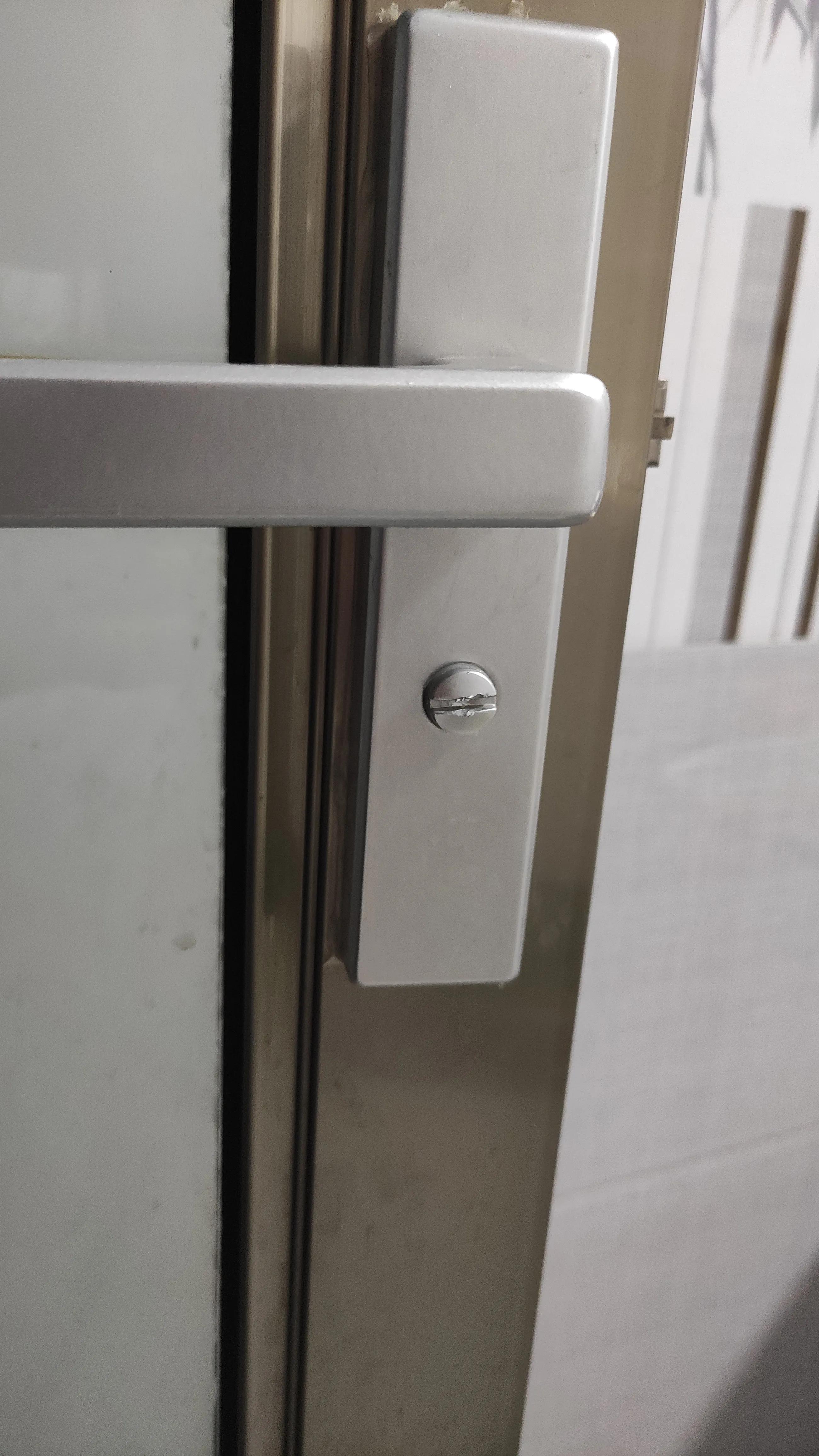 小孩子顽皮把门反锁打不开怎么办,宝宝2岁自己开门怎么办