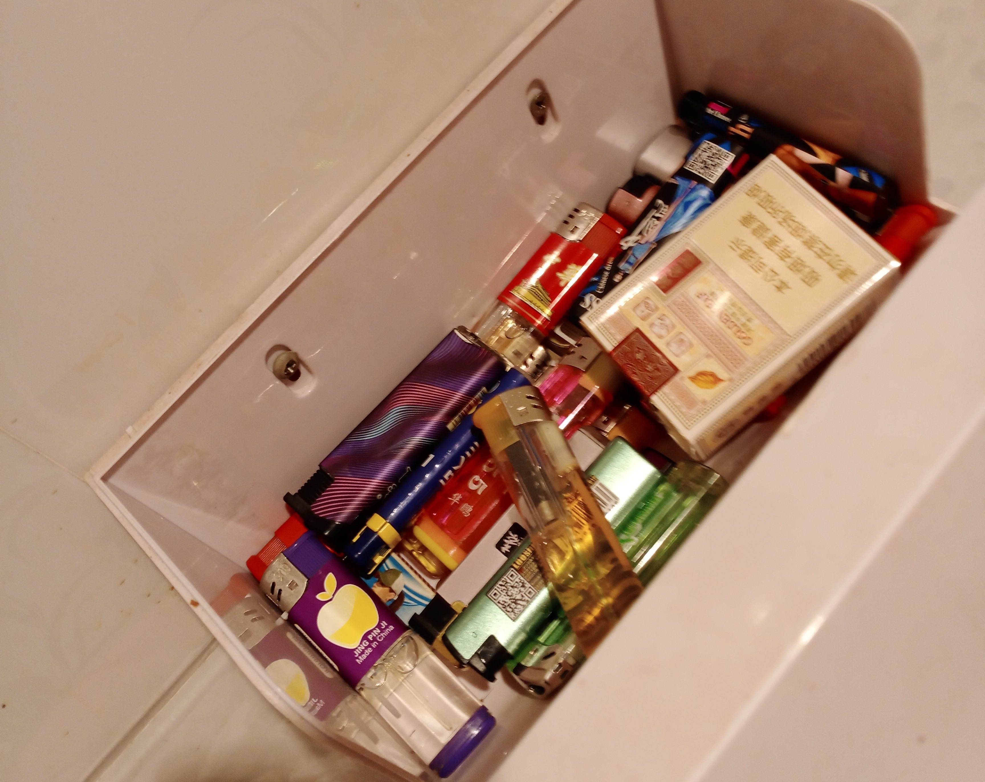 打火机拆解价值,一个打火机拆多少配件出来