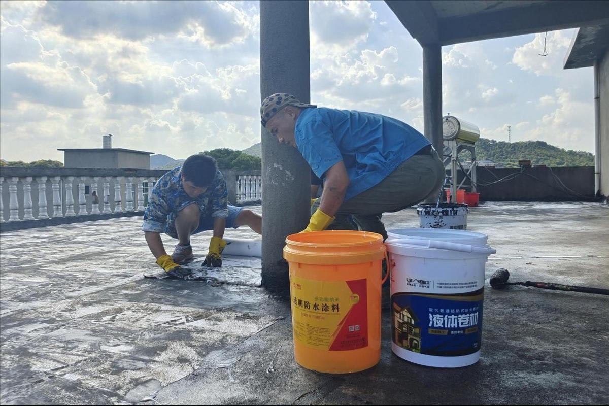 楼顶防水费用公摊如何处理,楼顶漏水是大家公摊还是个人承担