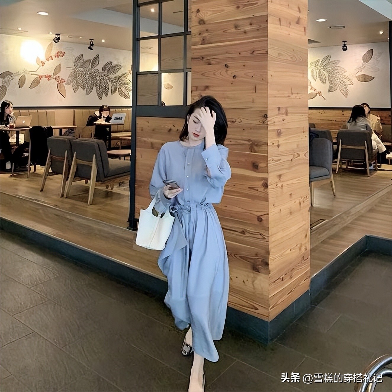 皮肤偏黄的女生适合什么颜色,皮肤偏黄的女生适合什么衣服