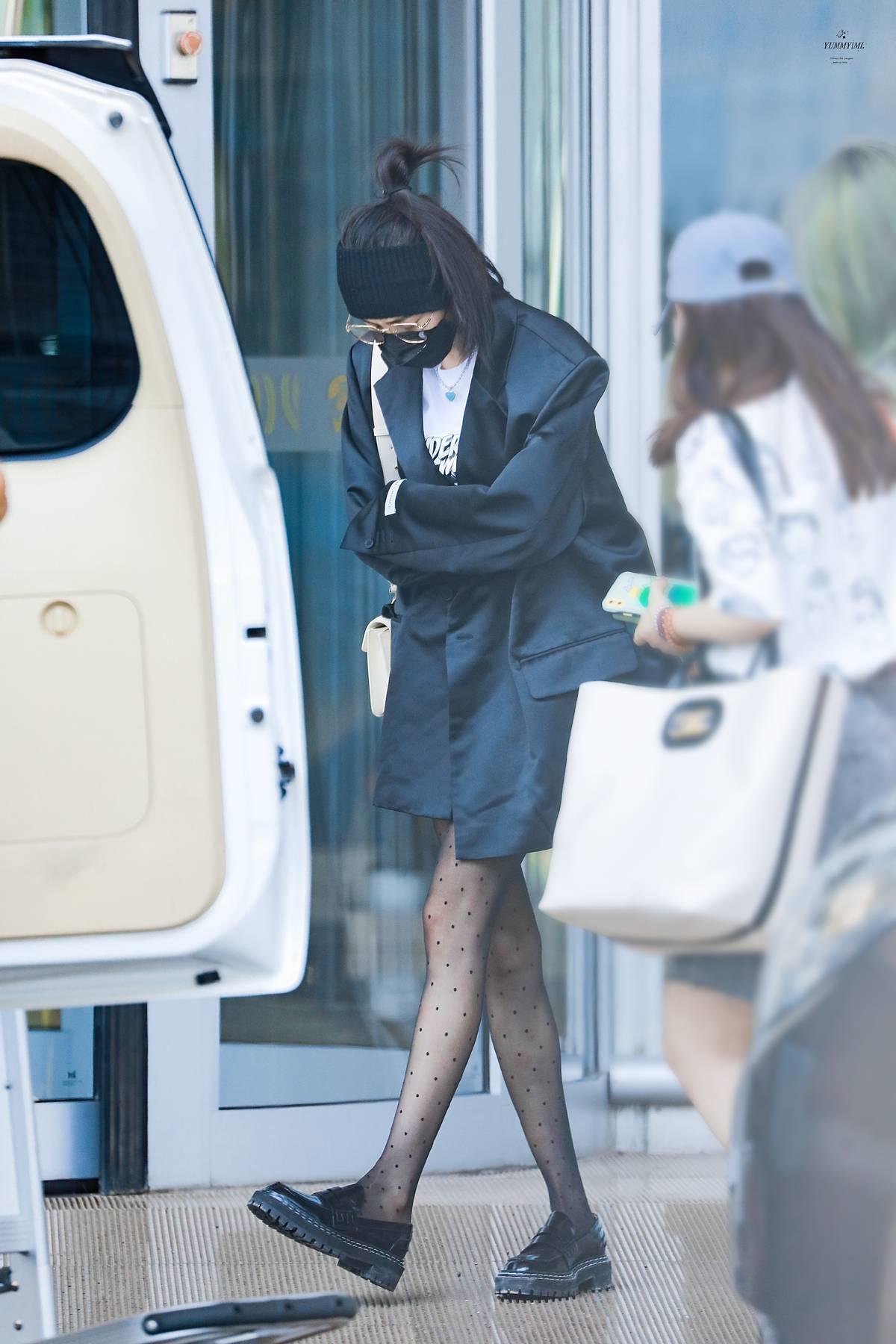 袜子怎么穿出垂感,蕾丝袜怎么穿出高级感