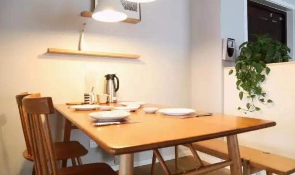 男子因夫妻生活不和谐，便盯上了自己的小姨子，姐姐做法大快人心