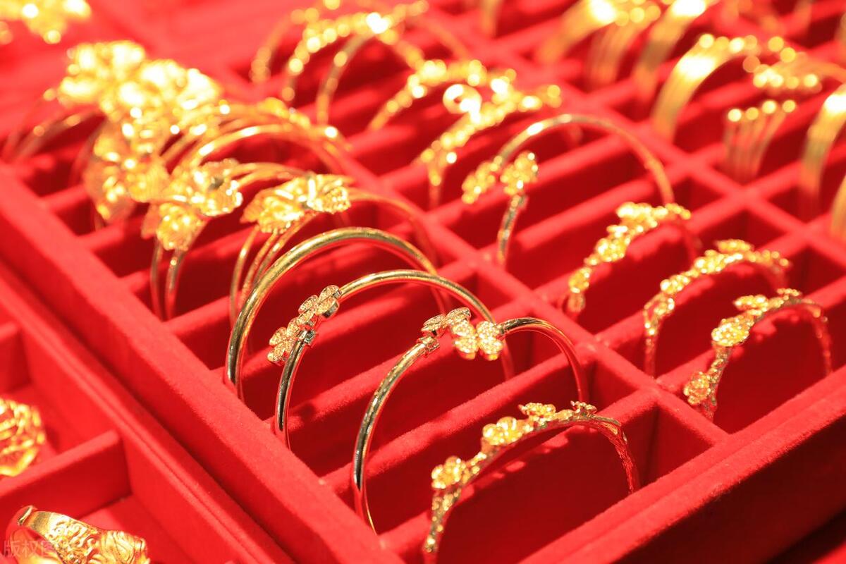 商场里卖的黄金怎么样,商场的黄金好还是专卖店的好