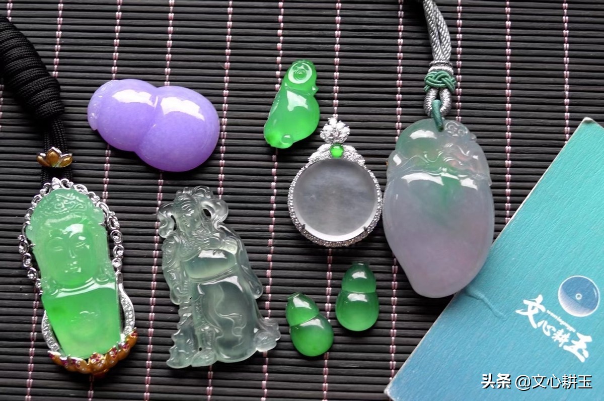 红楼梦通灵宝玉象征什么,红楼梦中通灵宝玉是什么石