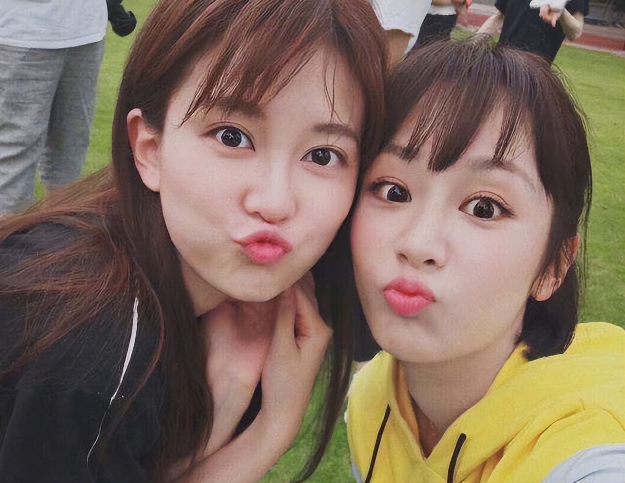 欧阳娜娜的好闺蜜,今天是任敏,昨天是张子枫,前天是宋祖儿