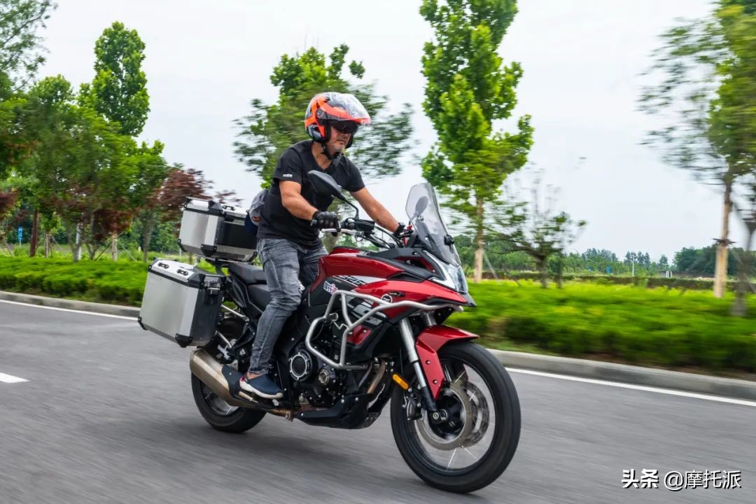 对比评测cb500x,ds525x对比本田cb400x