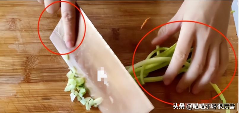 短粗手的女明星,粗短手女星