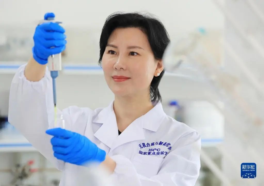 二十大代表风采丨是*产党共**员，是打铁的人，更是“铁打的”人