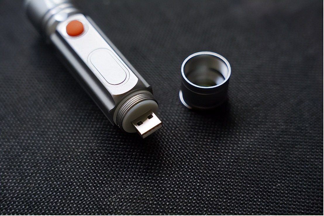 出门必备的10个好物推荐,出门必备10件好物一个包