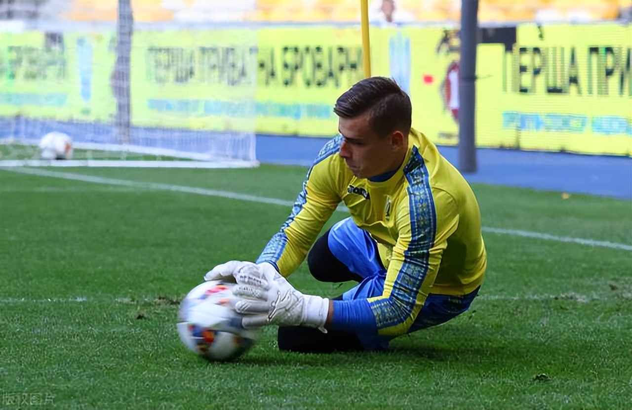 多场足球赛事比分胜负平预测扫盘,今日竞彩半全场最新推荐