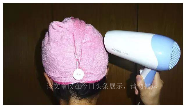 阴天洗衣服不干发臭怎么办,洗衣机怎么让衣服快速干燥