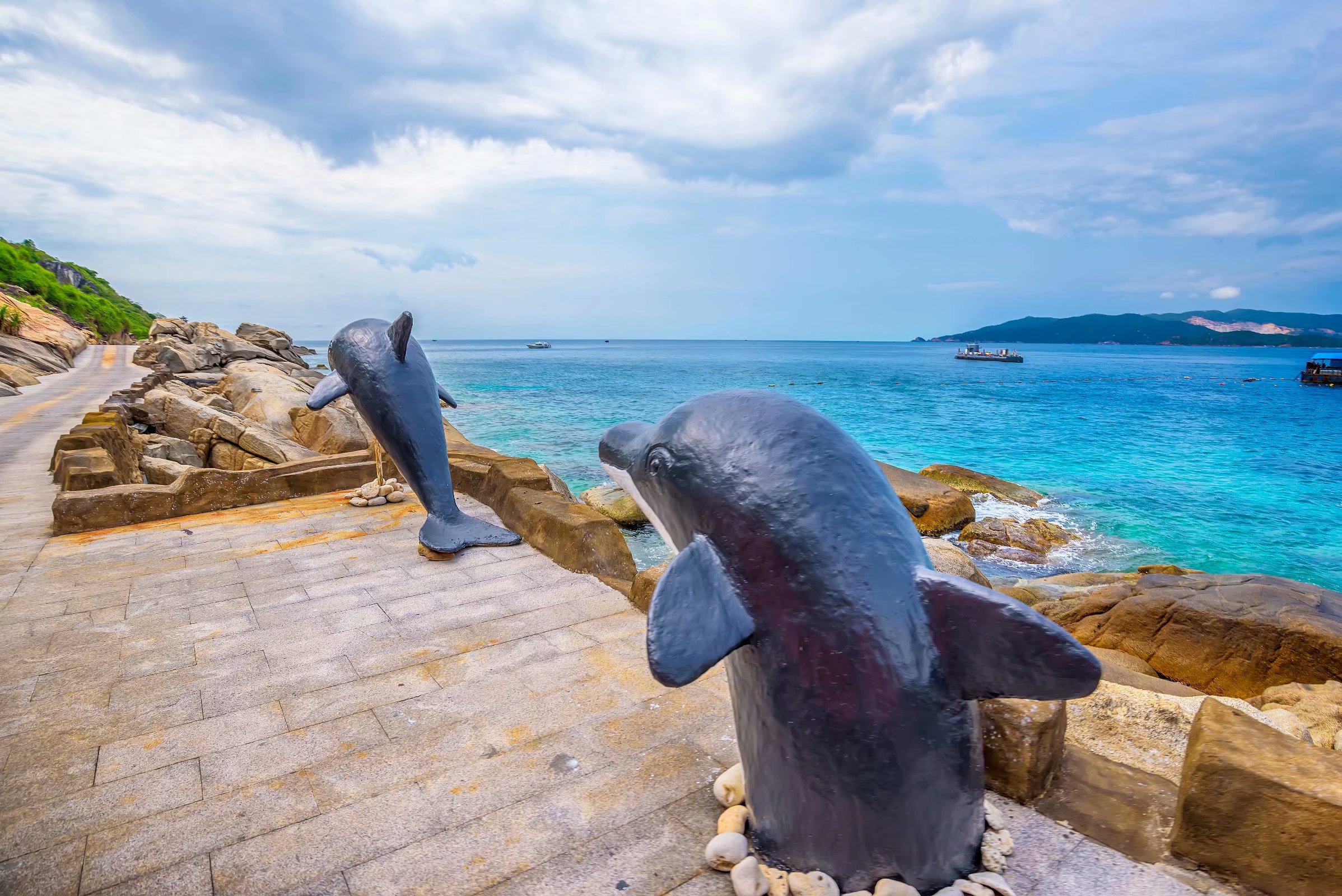 三亚和泰国哪个更适合旅游,三亚旅游和泰国旅游花费差多少钱