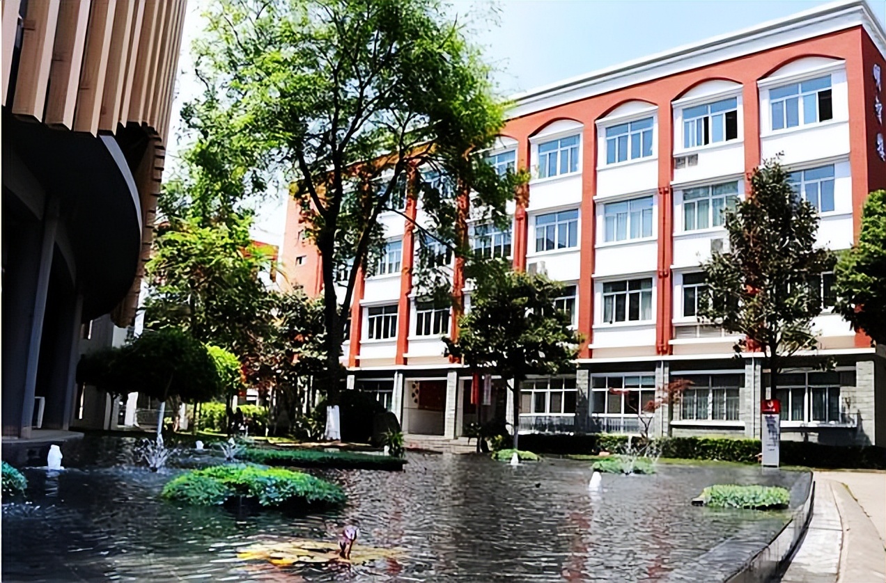 家校共育携手向前,家校社会共育共促成长