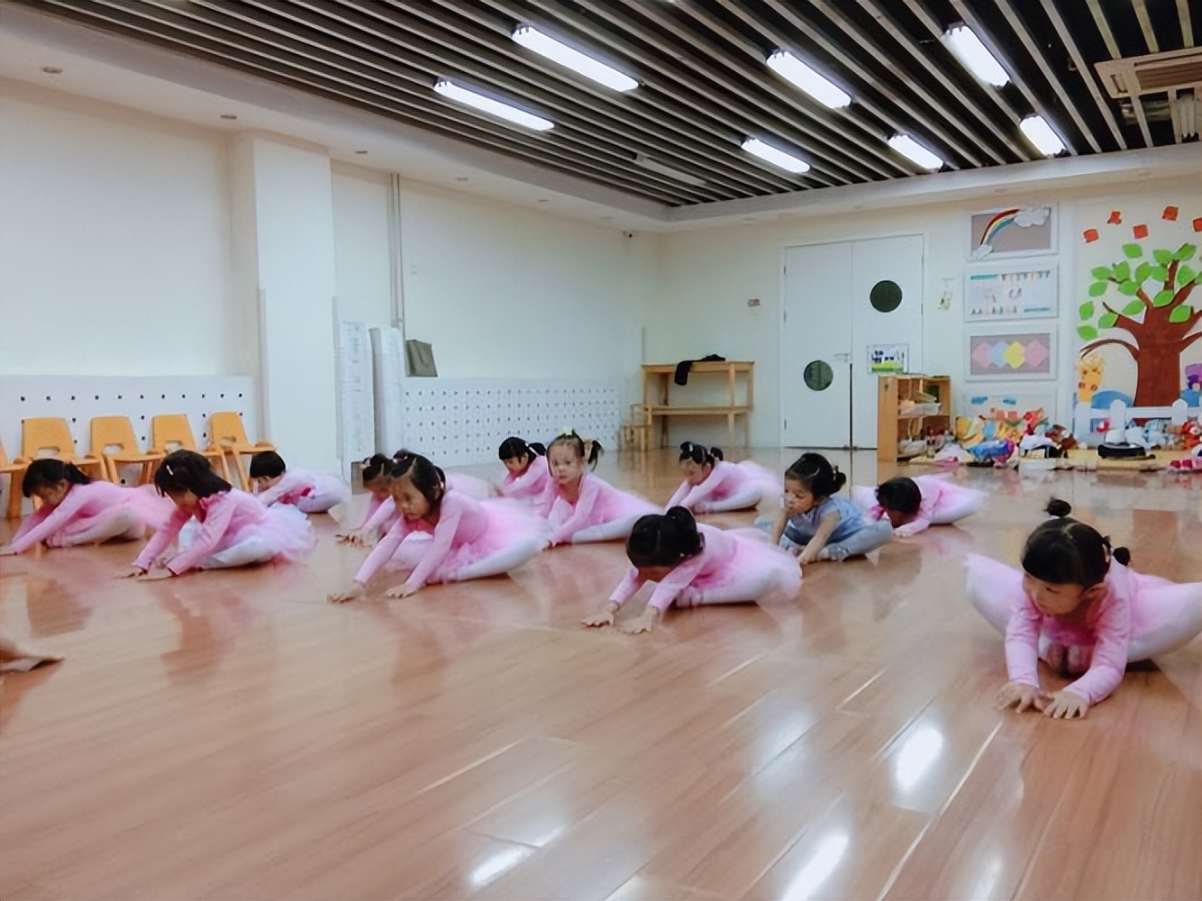 三个维度舞蹈教学,童年现代舞蹈教学