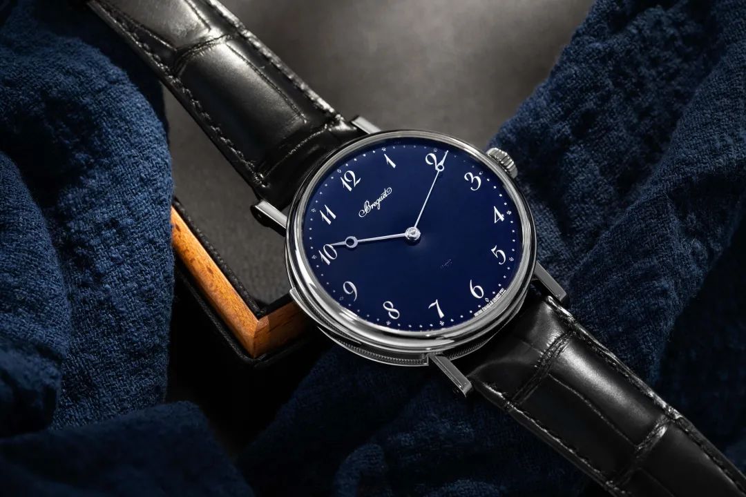 宝玑腕表调日历,宝玑月相表是不是随时间变化