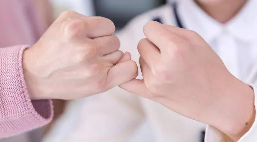 单亲家庭长大的孩子性格有问题,单亲家庭孩子两种人格