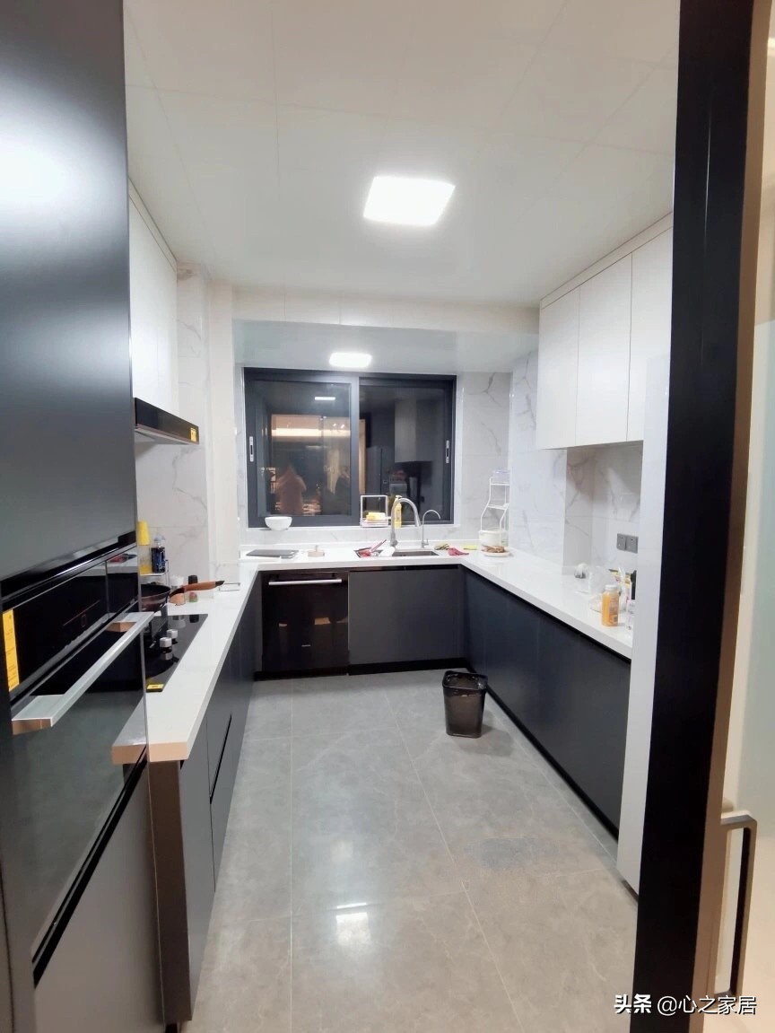 130平四室两厅二卫的客厅,130平米大四居