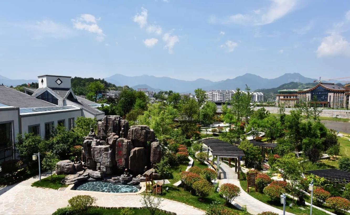 天悦湾行歌（诗歌）