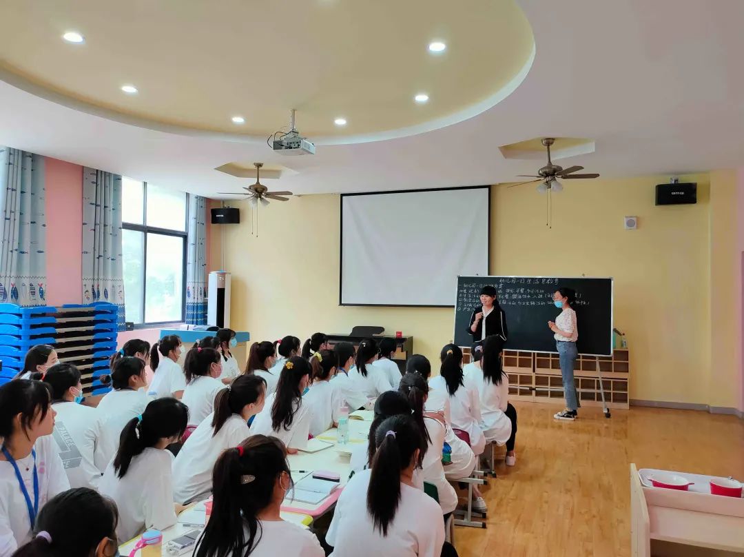 学幼师有什么好前途,男幼师就业前景
