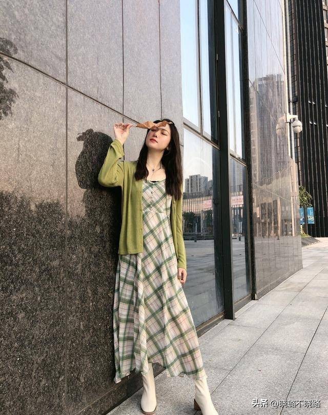 秋冬踝靴搭配什么样的裤子,冬季尖头踝靴怎么穿搭好看